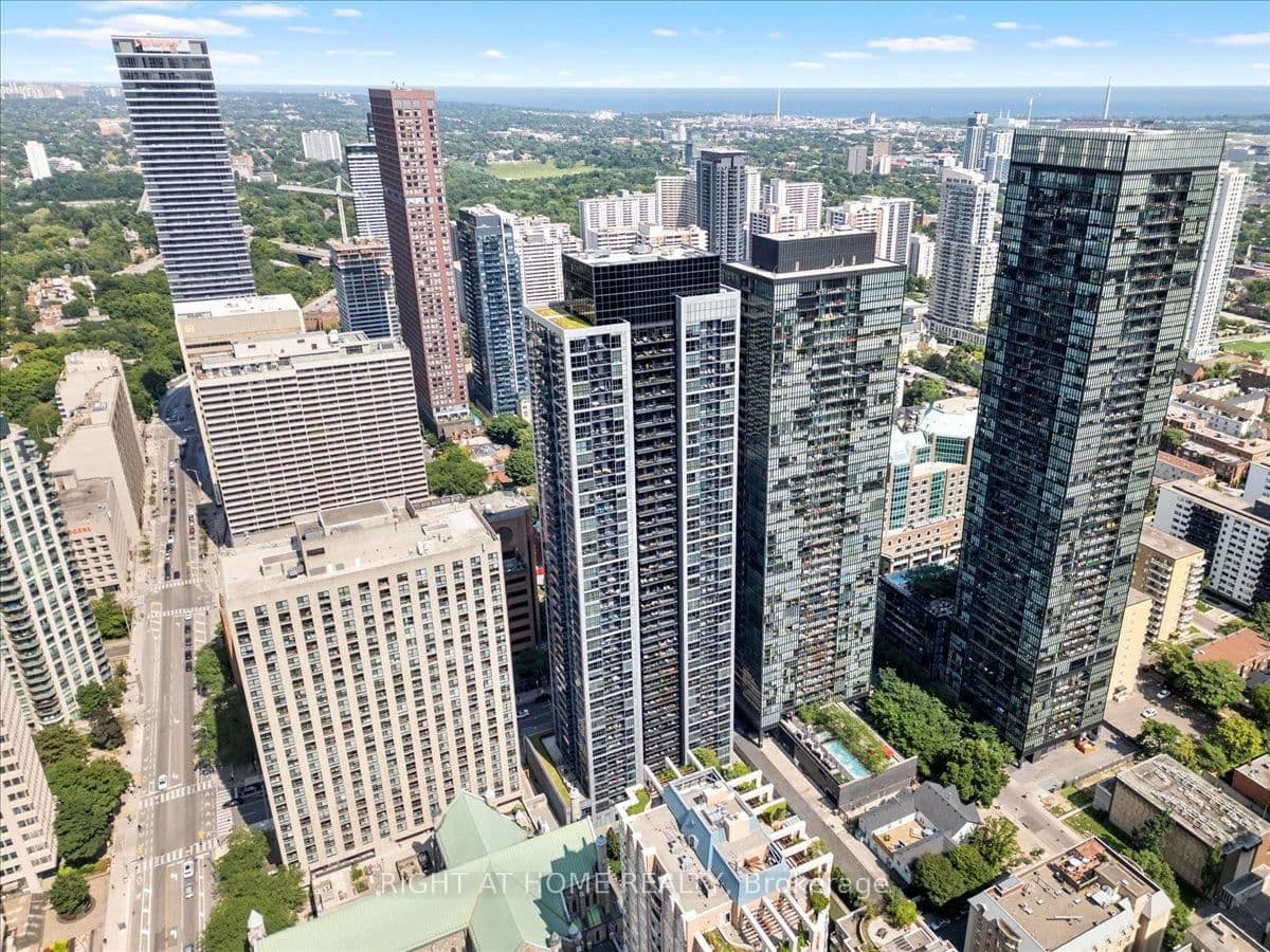 28 Ted Rogers Way, Unit 4204