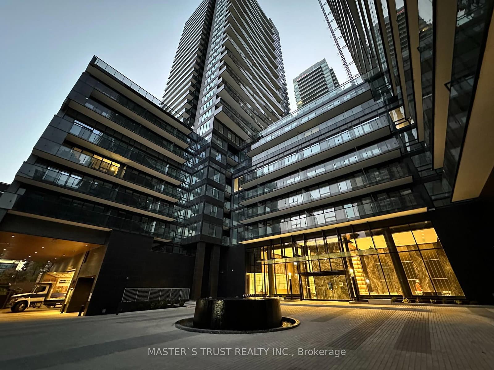 127 Broadway Avenue, Unit 601