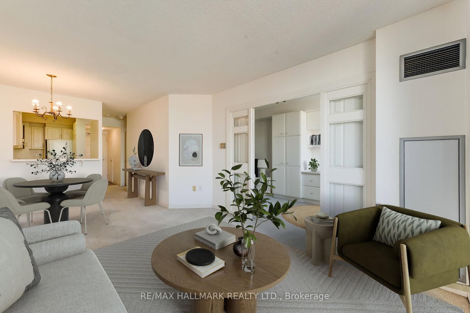 284 Bloor Street W, Unit 905
