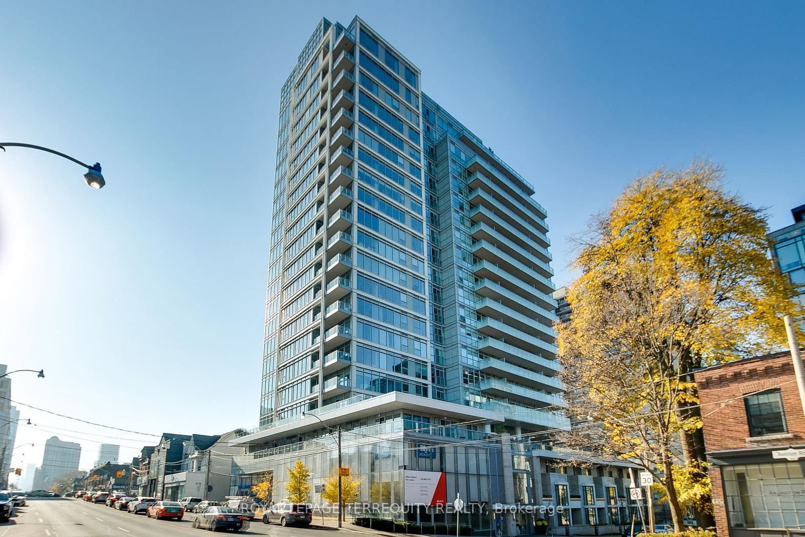 170 Avenue Road, Unit 402