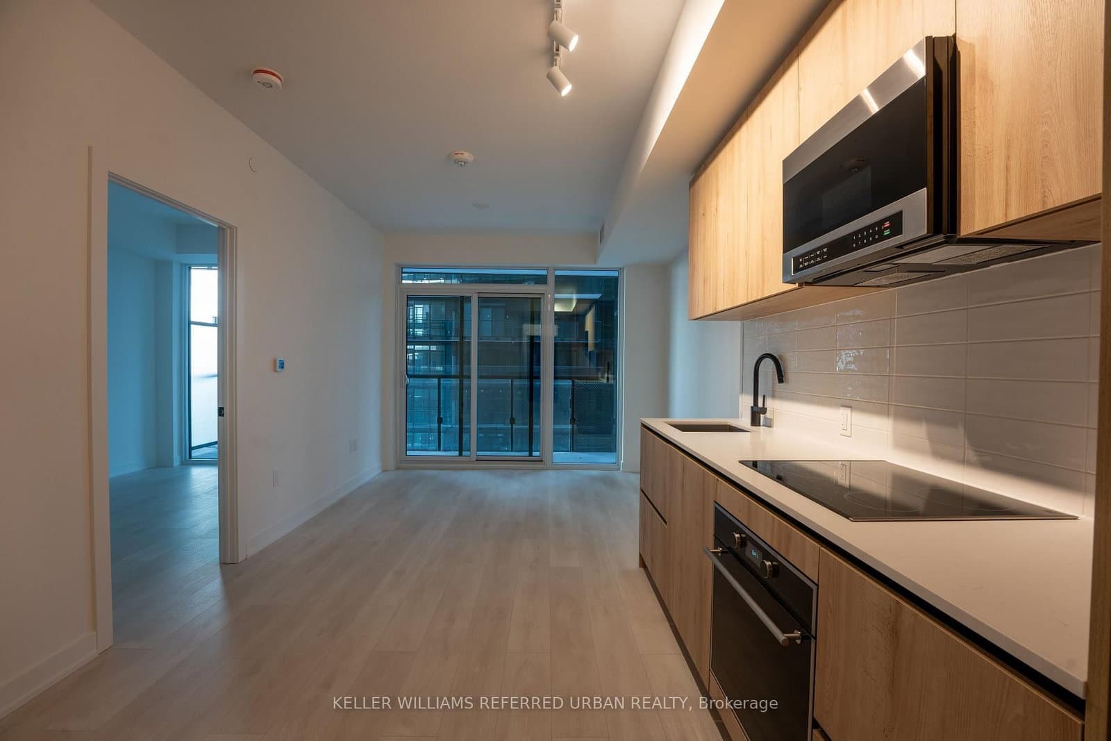 117 Broadway Avenue N, Unit N1301