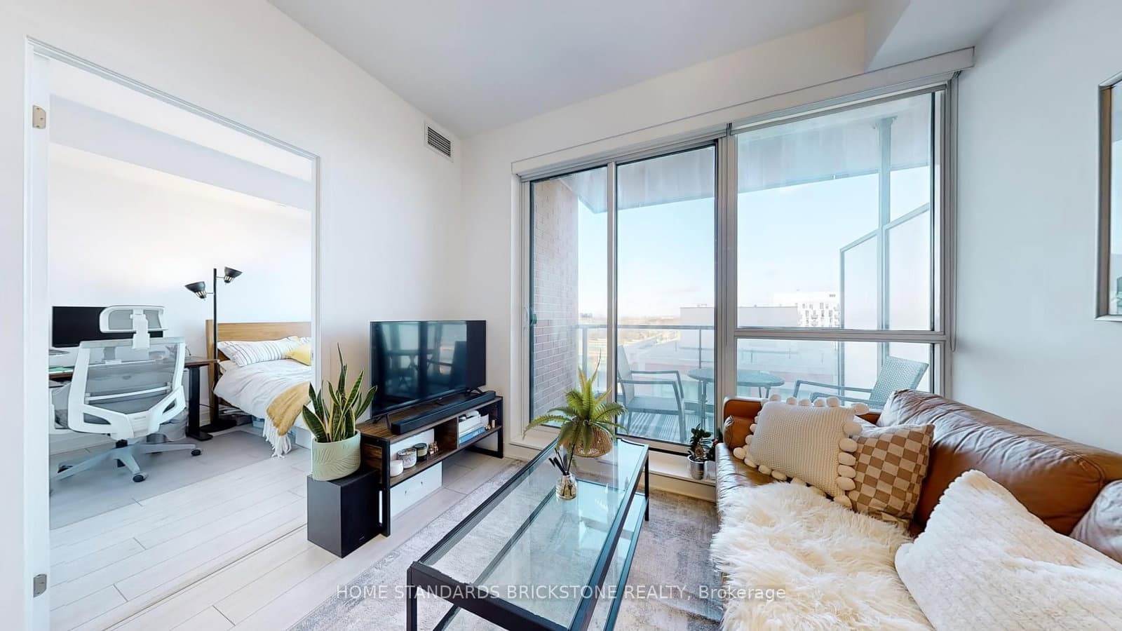 31 Tippett Road, Unit 1005