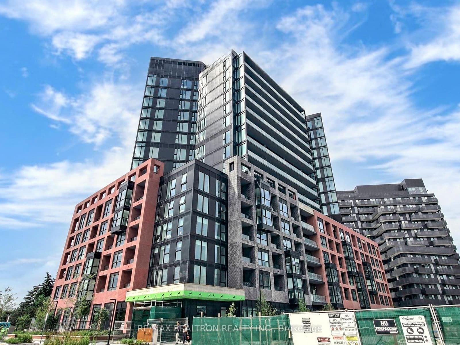 8 Tippett Road, Unit 1001
