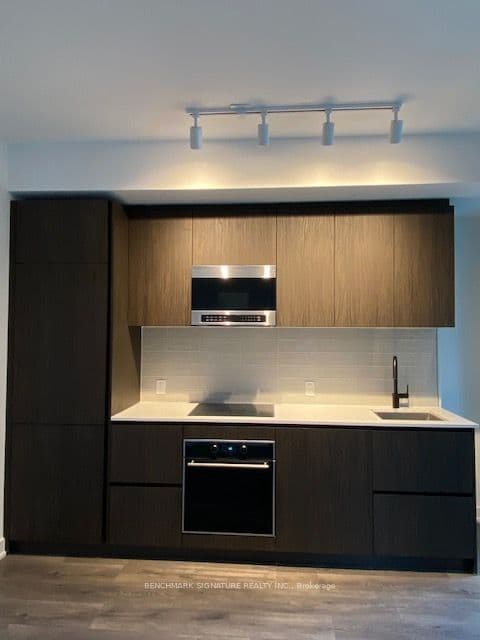 117 Broadway Avenue, Unit 1212