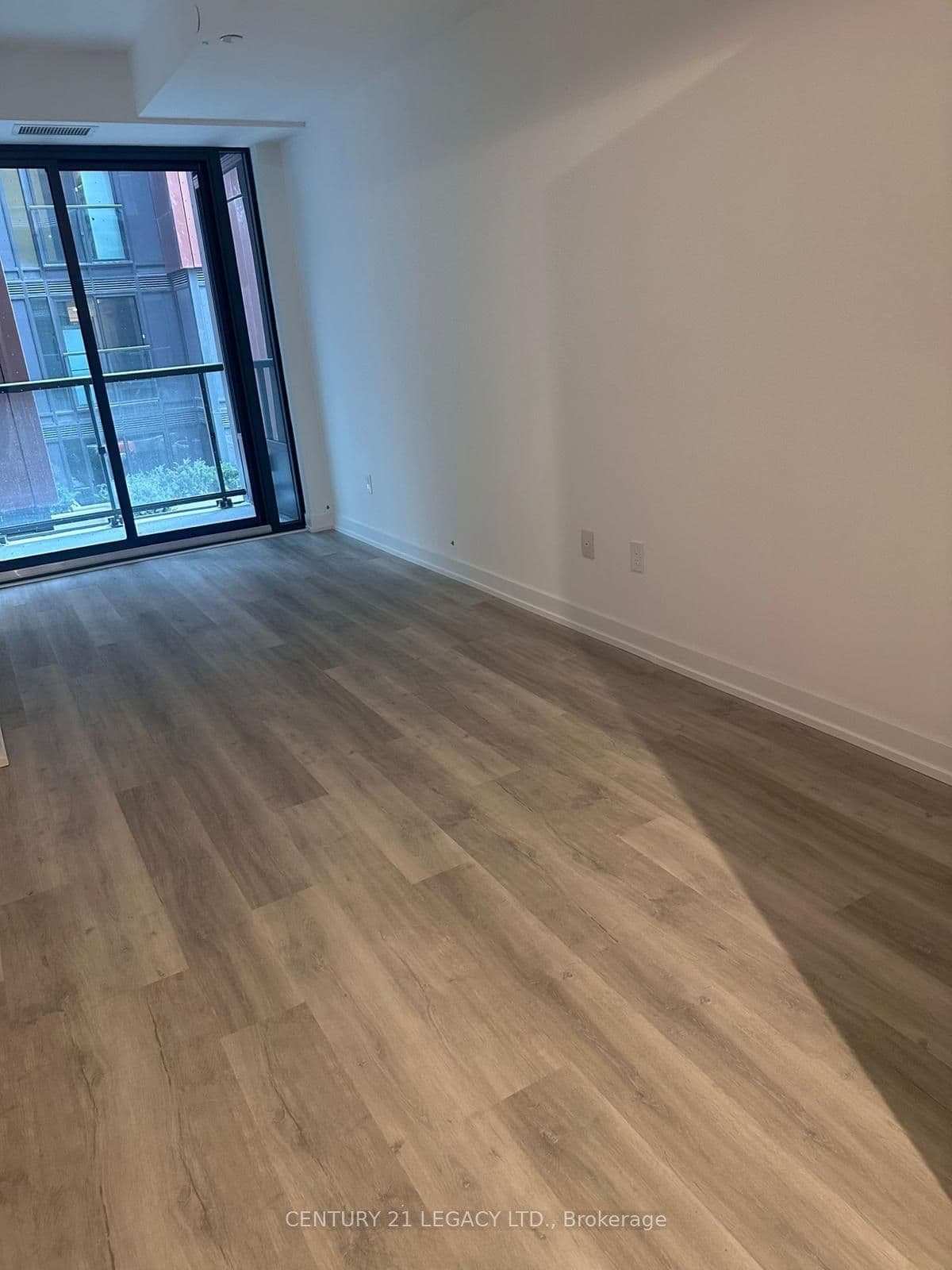 28 Eastern Avenue, Unit 301