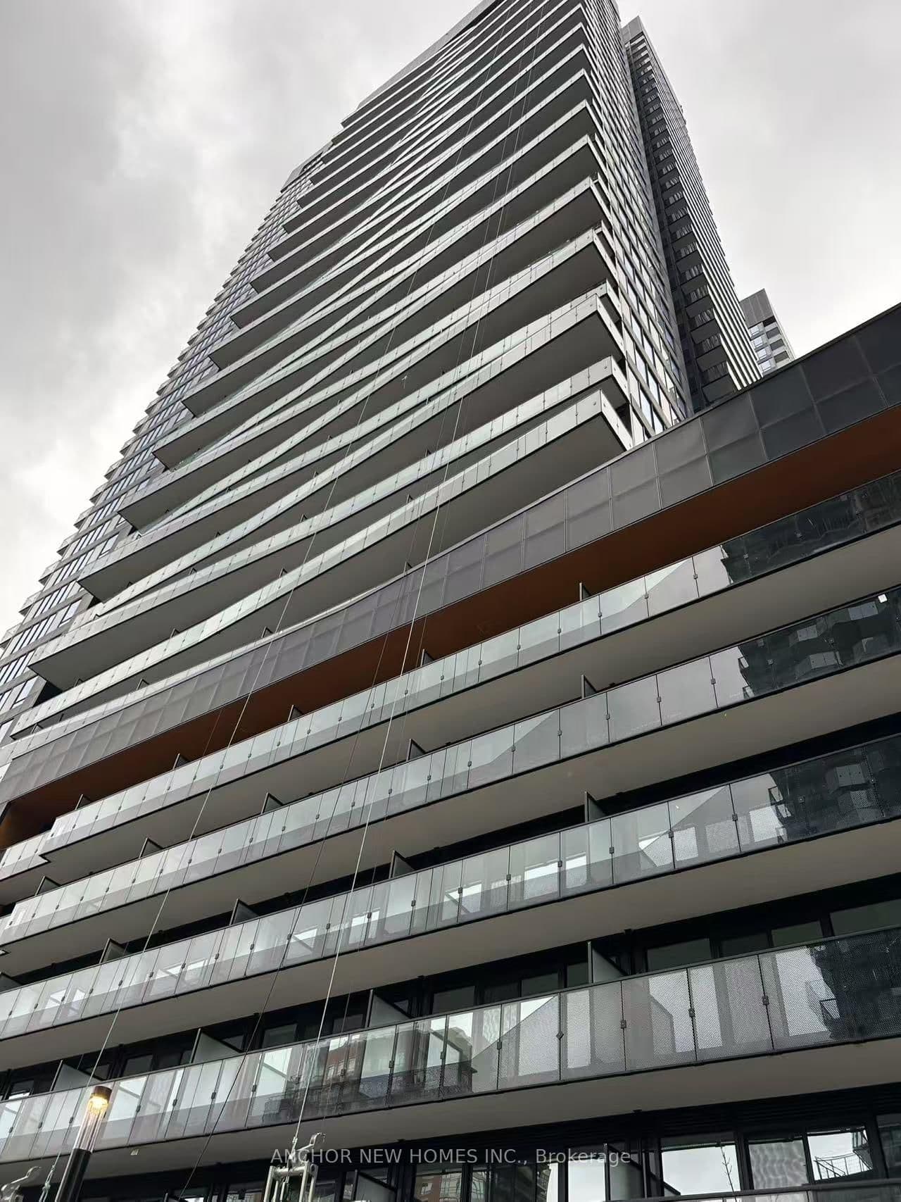 127 Broadway Avenue, Unit 2004S