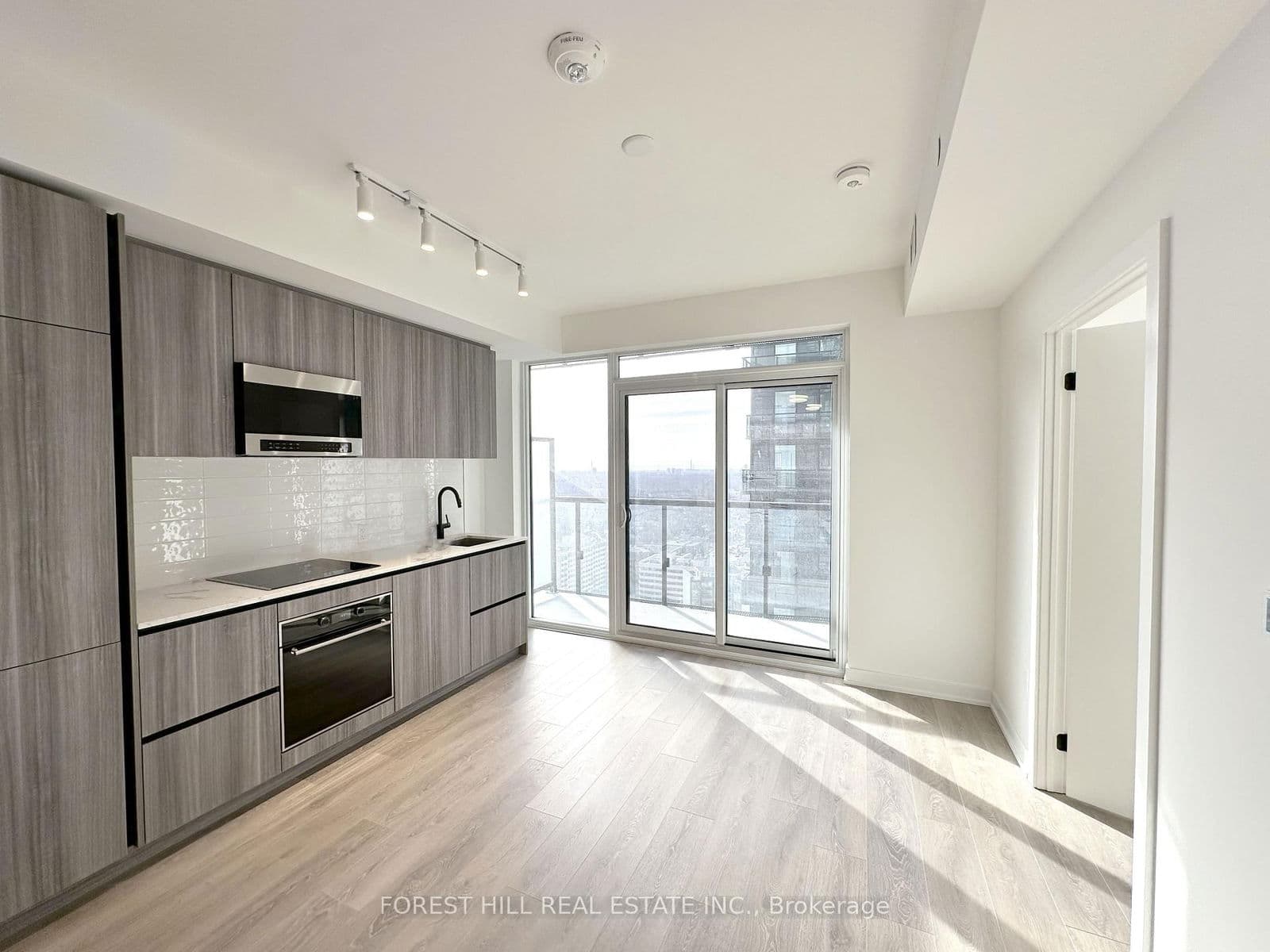 117 Broadway Avenue, Unit 2612