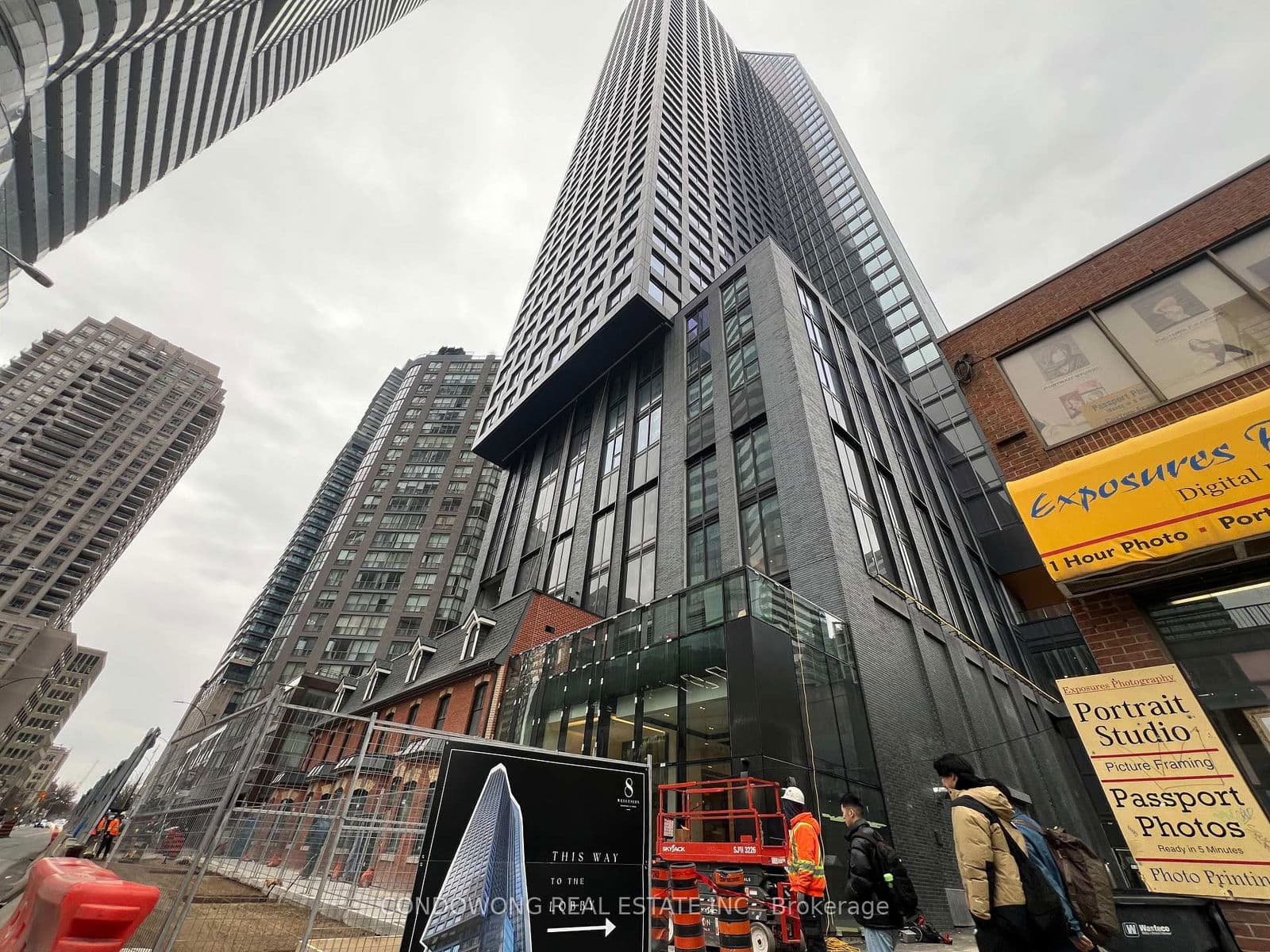 8 Wellesley Street W, Unit 1805