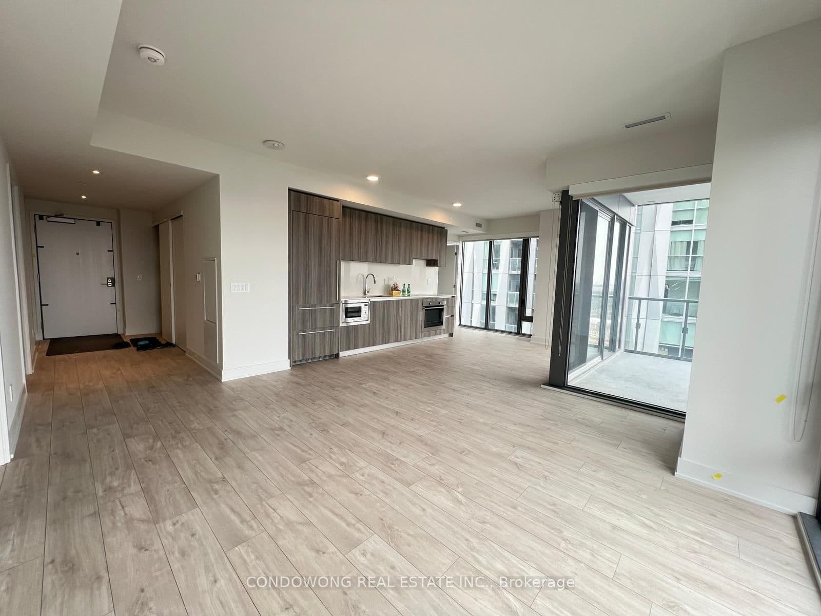 8 Cumberland Street, Unit 3707