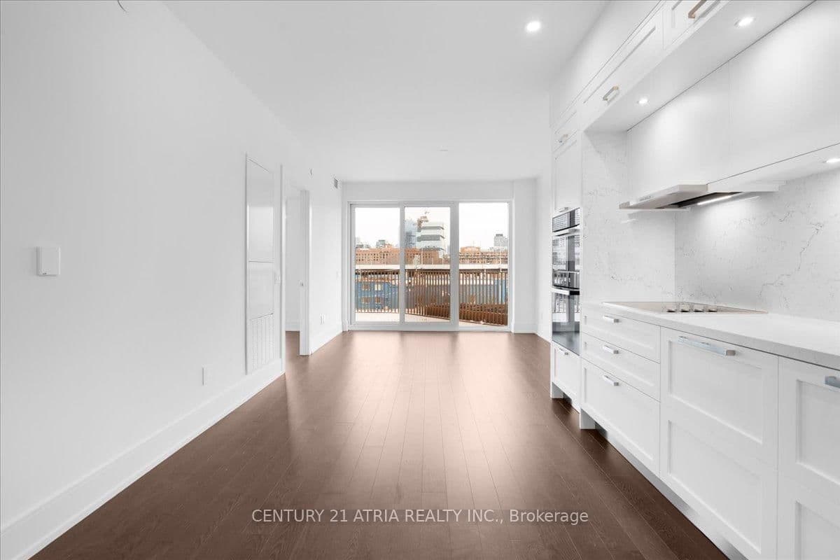 155 Merchants' Wharf, Unit 330