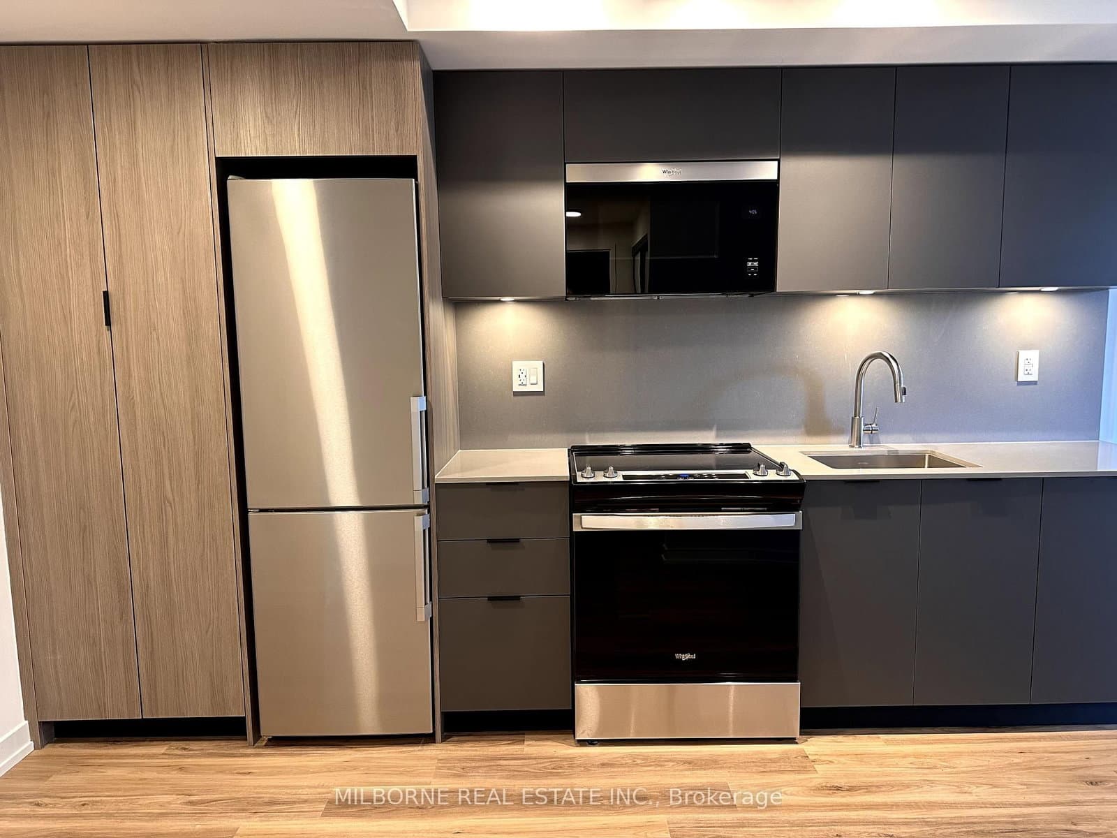 73 Broadway Avenue, Unit 402