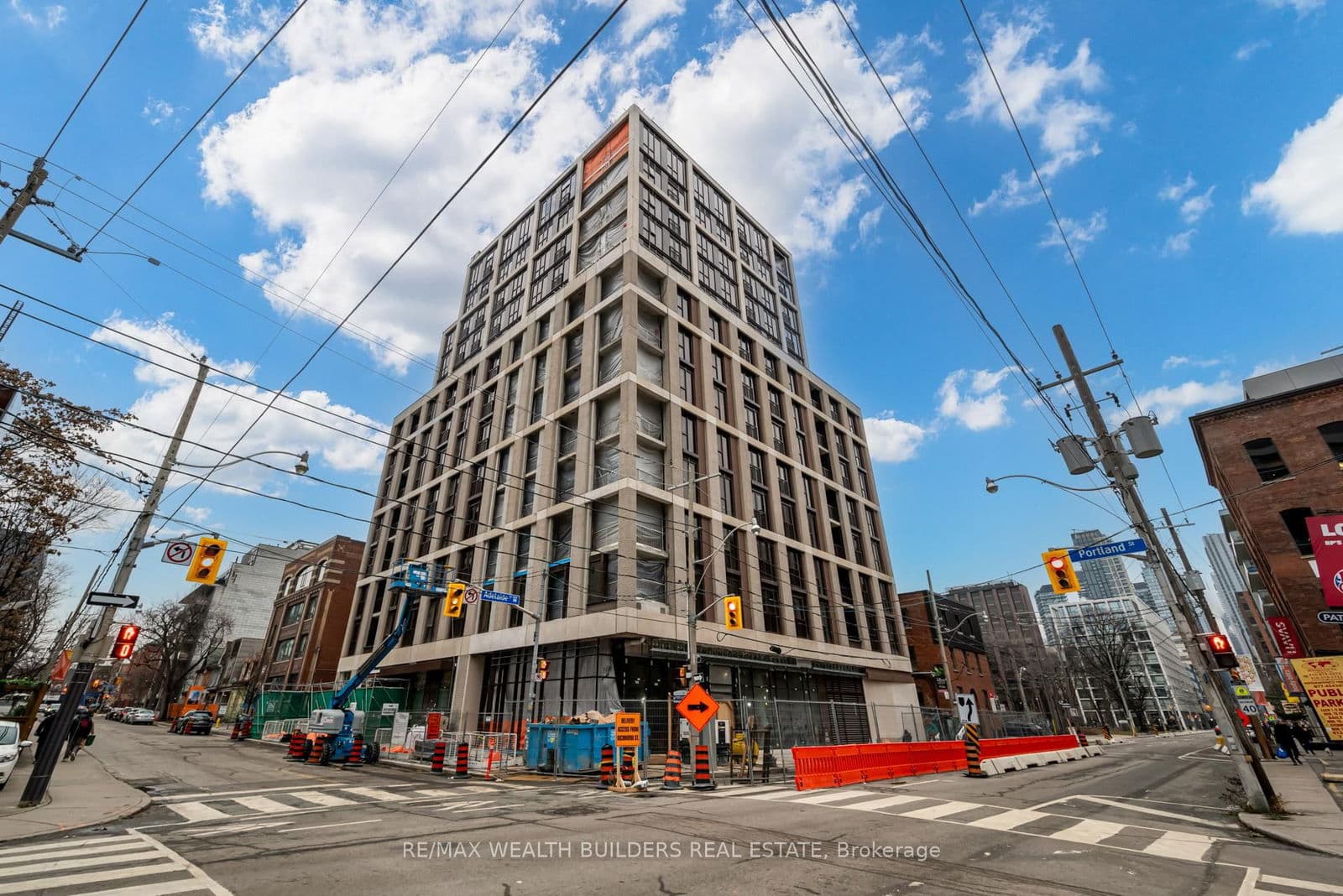 123 Portland Street, Unit 606