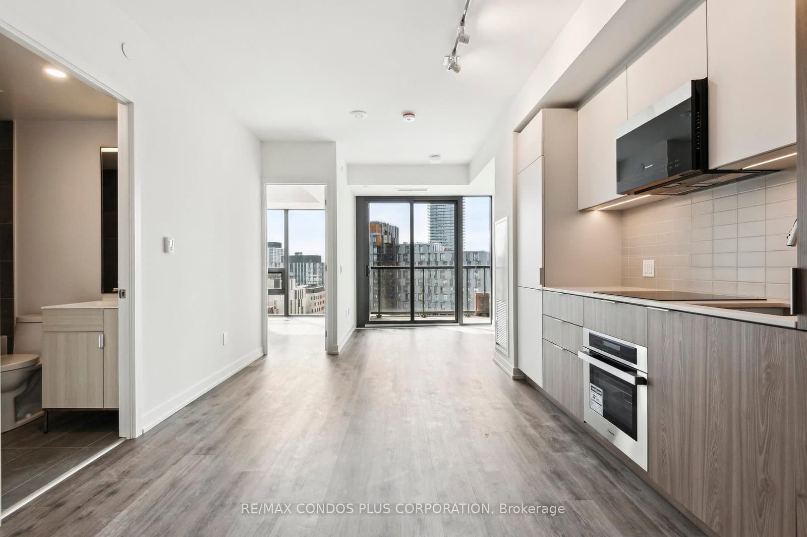 28 Eastern Avenue, Unit 1011