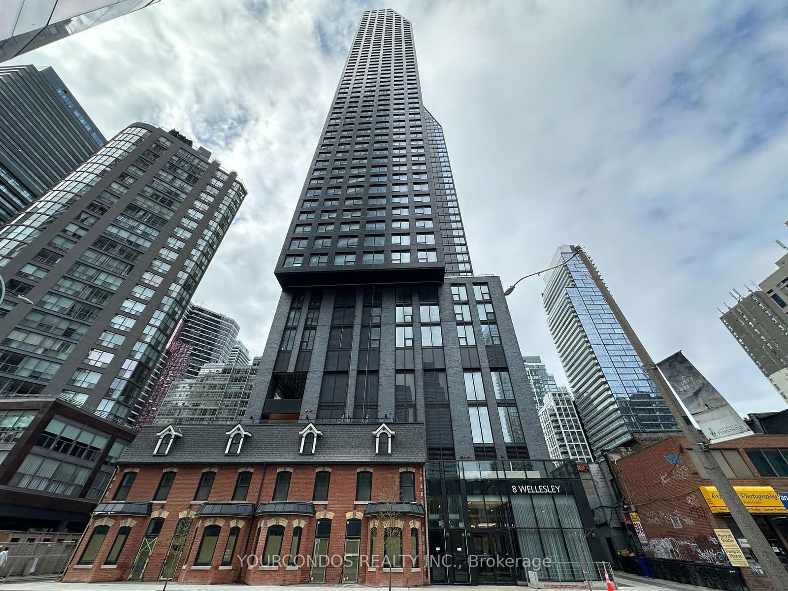 8 Wellesley Street W, Unit 4015