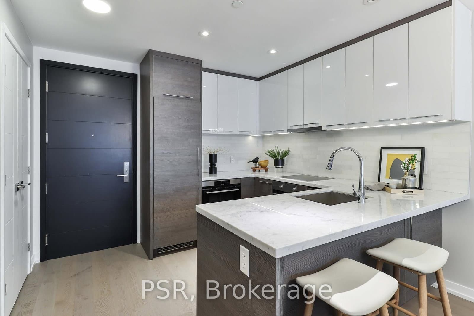 488 University Avenue, Unit 3415