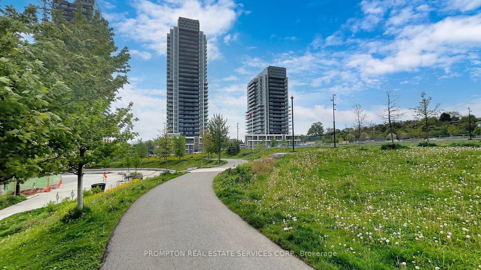 27 McMahon Drive, Unit 2502