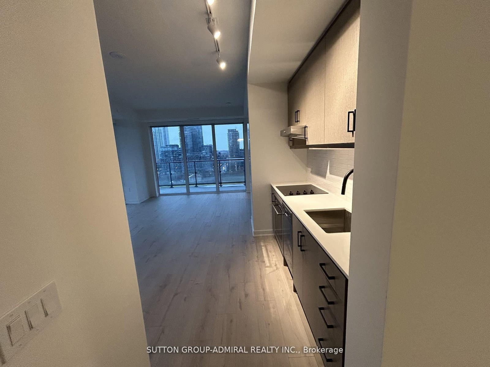 9 Tecumseth Street, Unit 1019