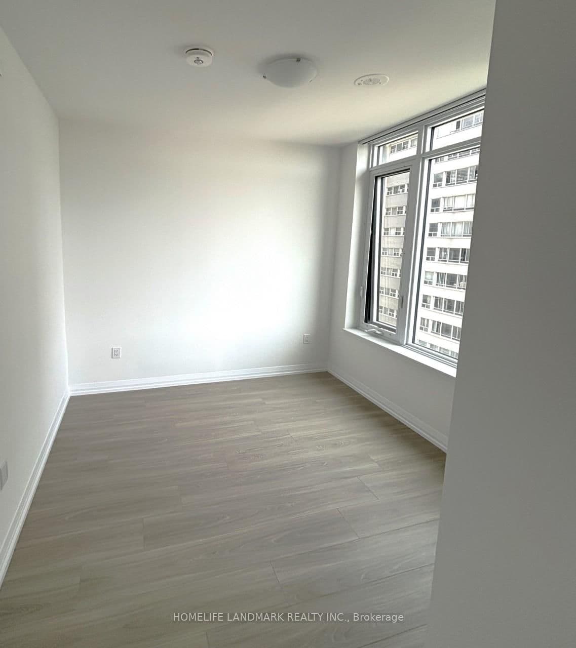 25 Holly Street, Unit 907