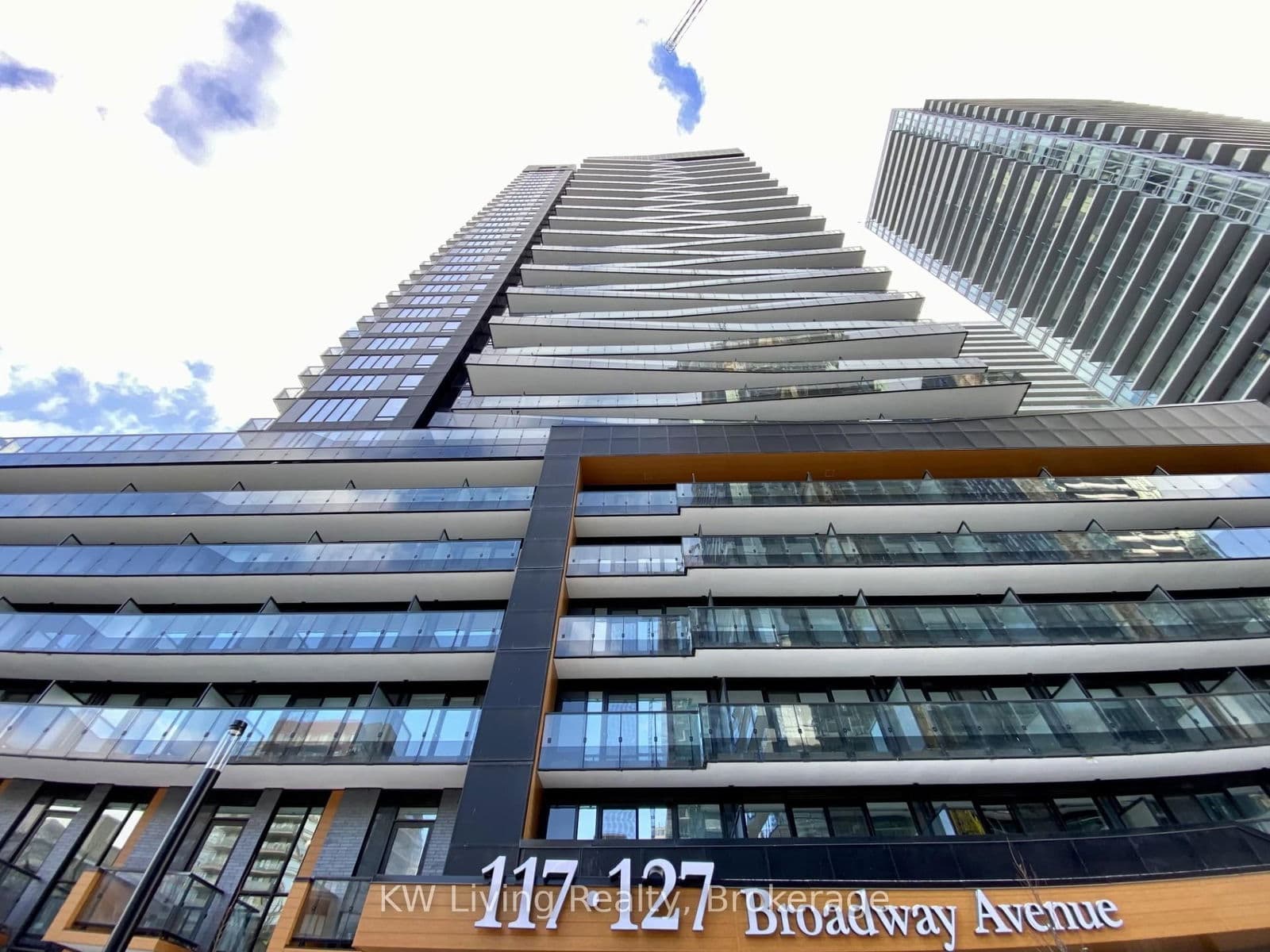 117 Broadway Avenue, Unit 201