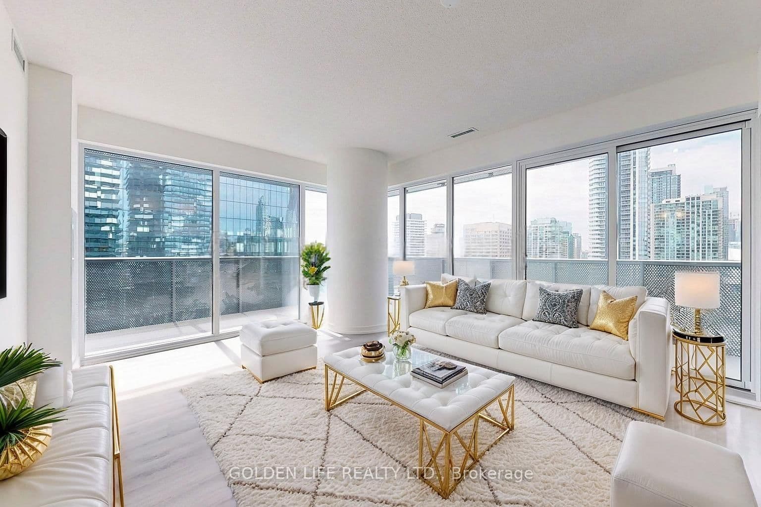 138 Downes Street, Unit 2511