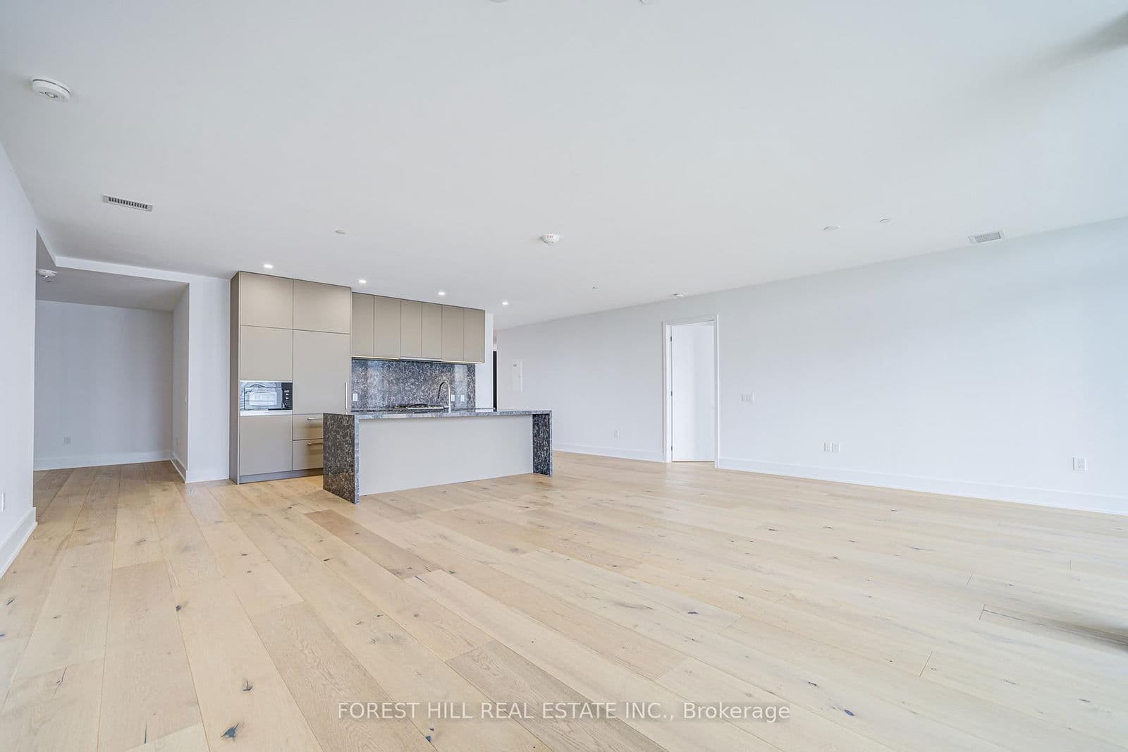 346 Davenport Road, Unit 703