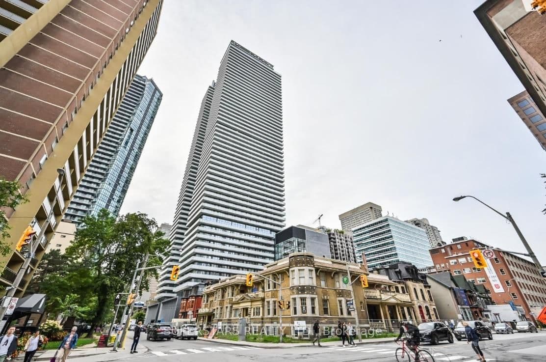 50 Charles Street E, Unit 3510