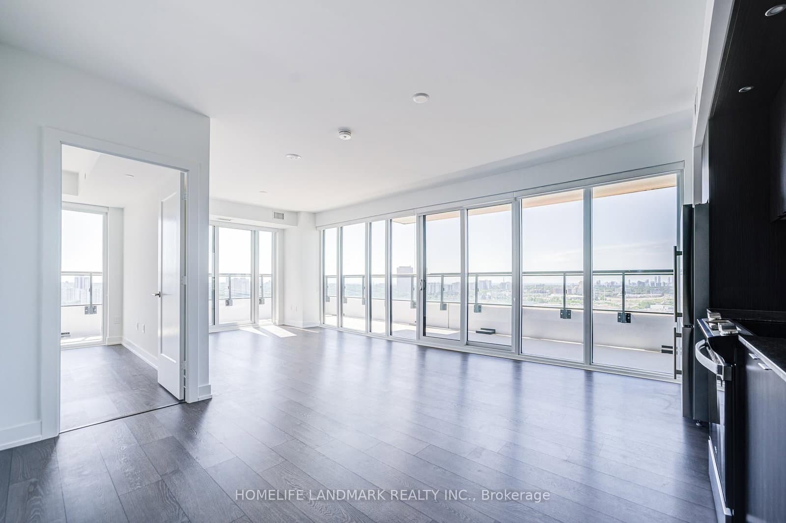 30 Inn On The Park Drive, Unit 2109