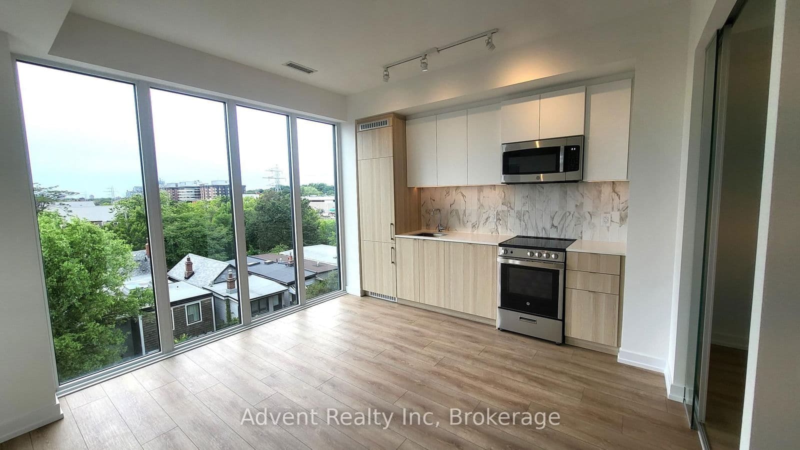 500 Dupont Street, Unit 405