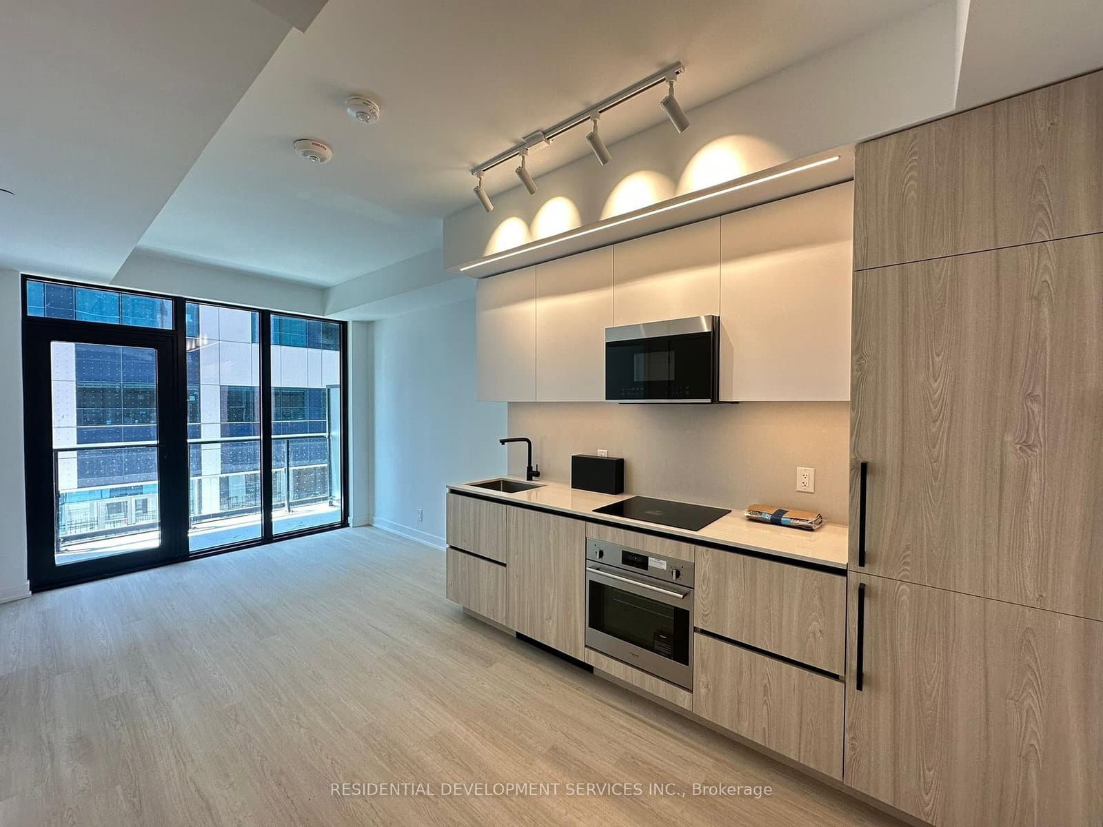 699 Sheppard Avenue E, Unit 311