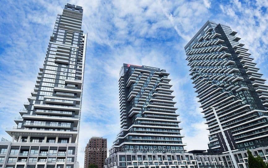 30 Inn On The Park Drive, Unit 421