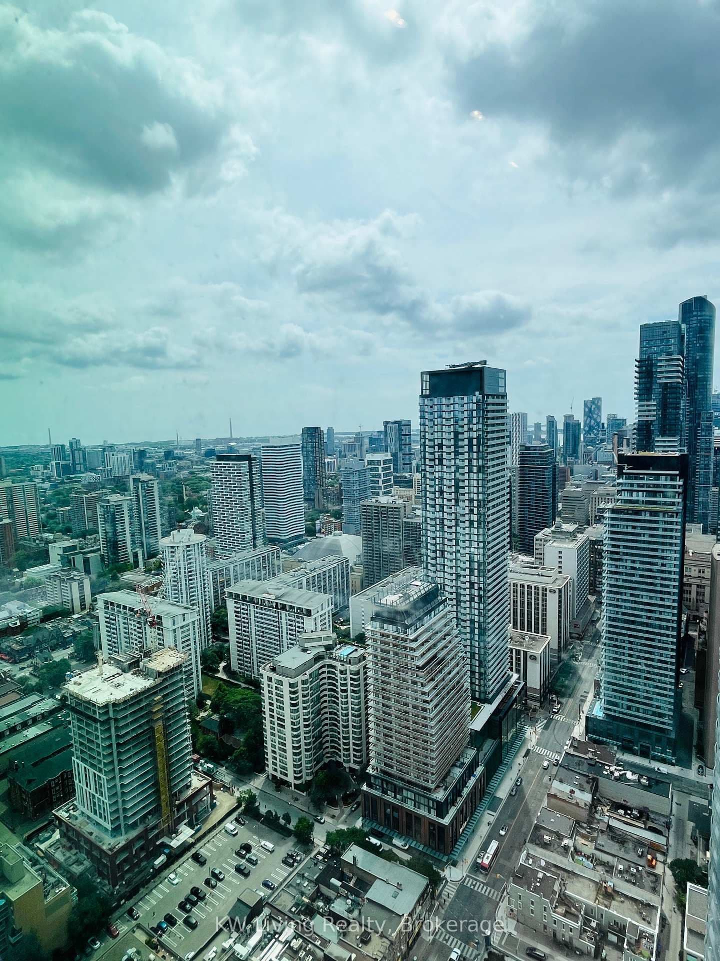 8 Wellesley Street W, Unit 5710