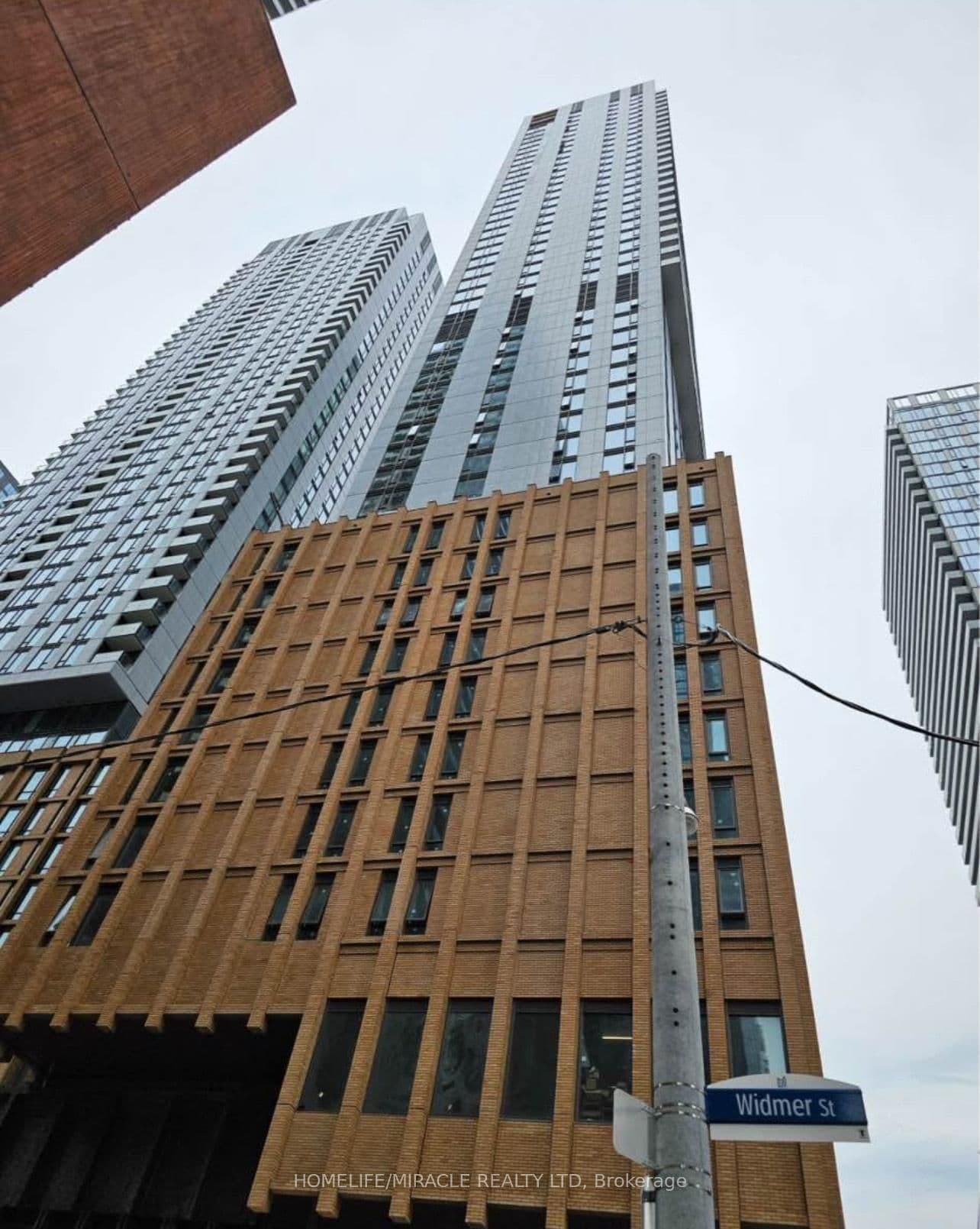 28 Widmer Street, Unit 3328