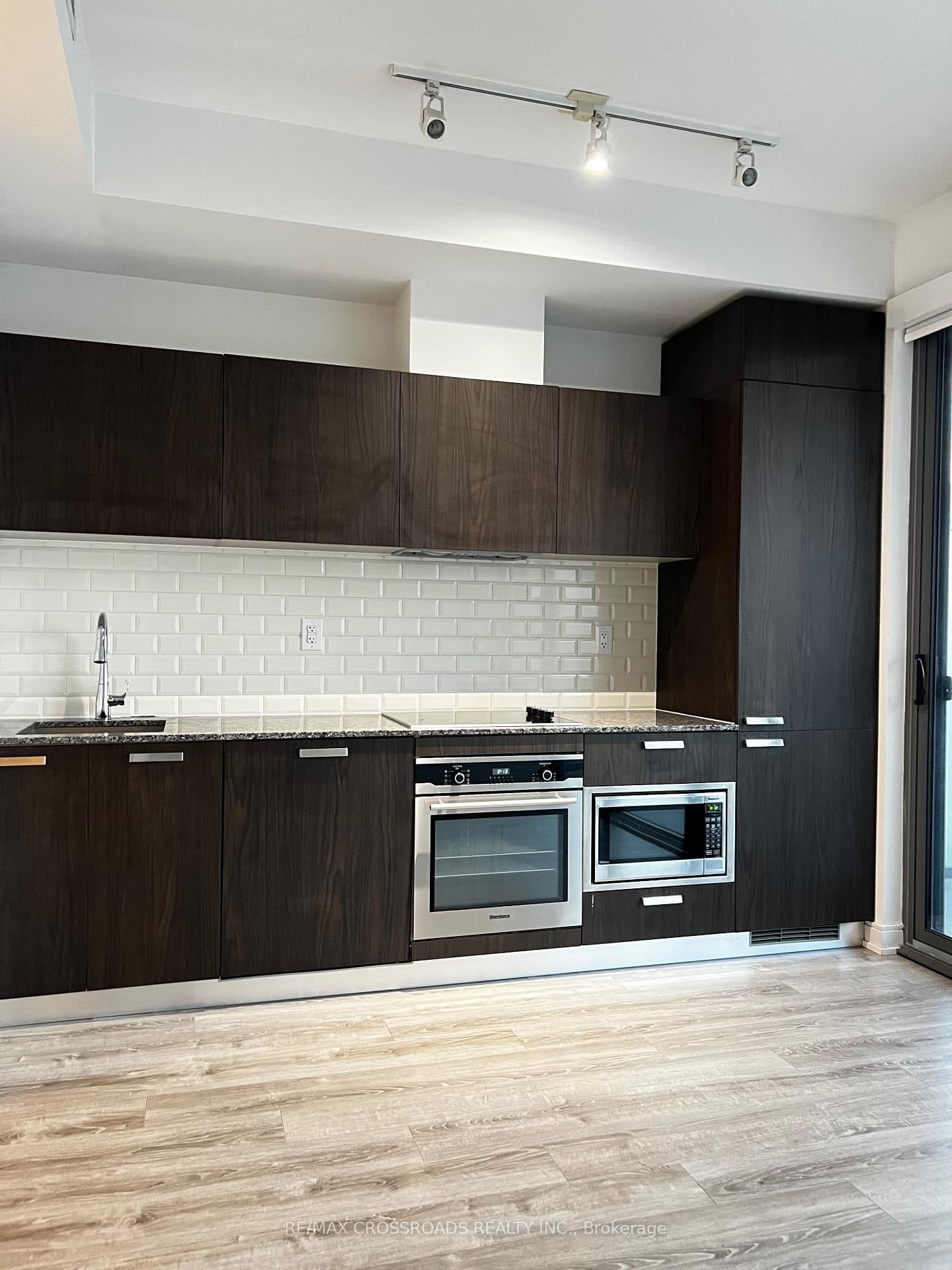 50 Charles Street E, Unit 1602