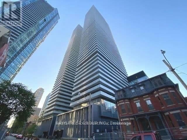 50 Charles Street E, Unit 4212