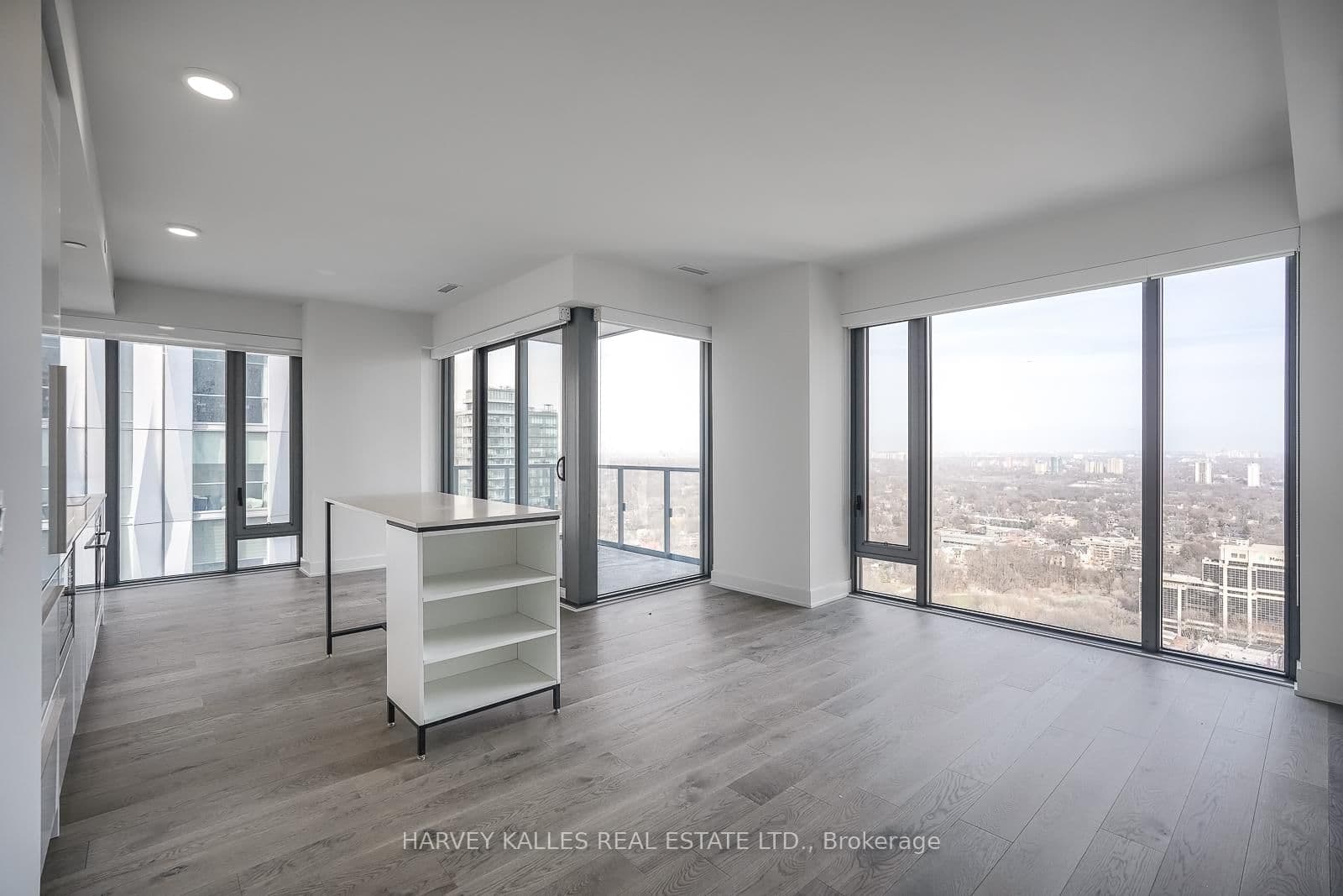 8 Cumberland Street, Unit 3307