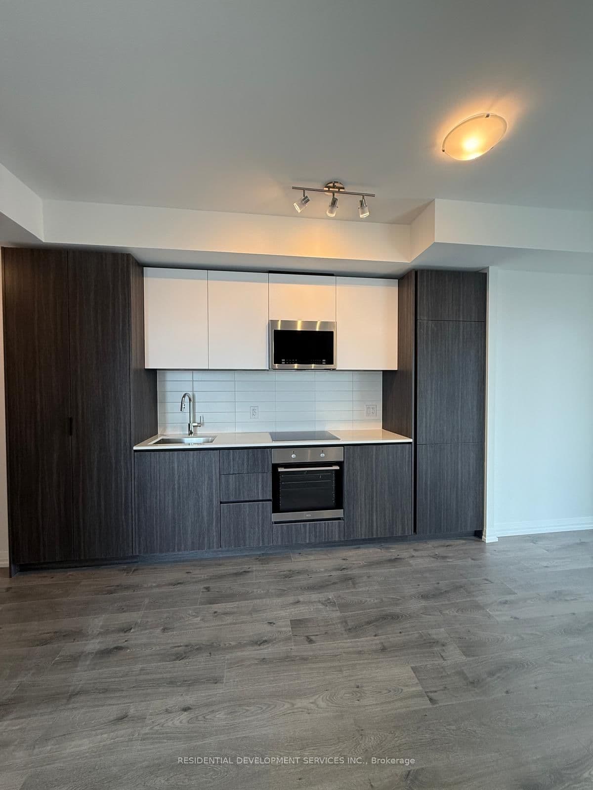 28 Widmer Street, Unit 4823