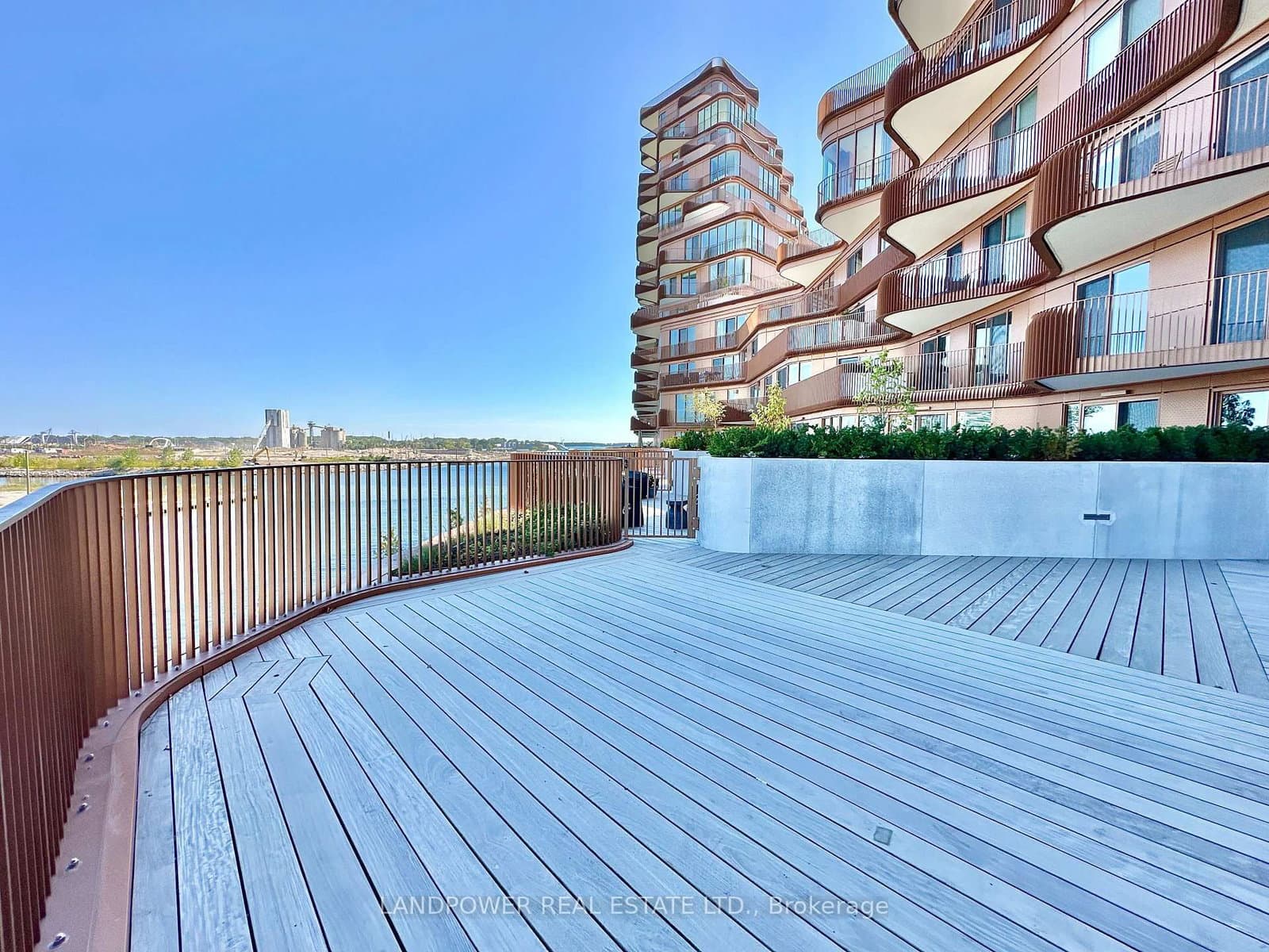 155 Merchants' Wharf, Unit 302