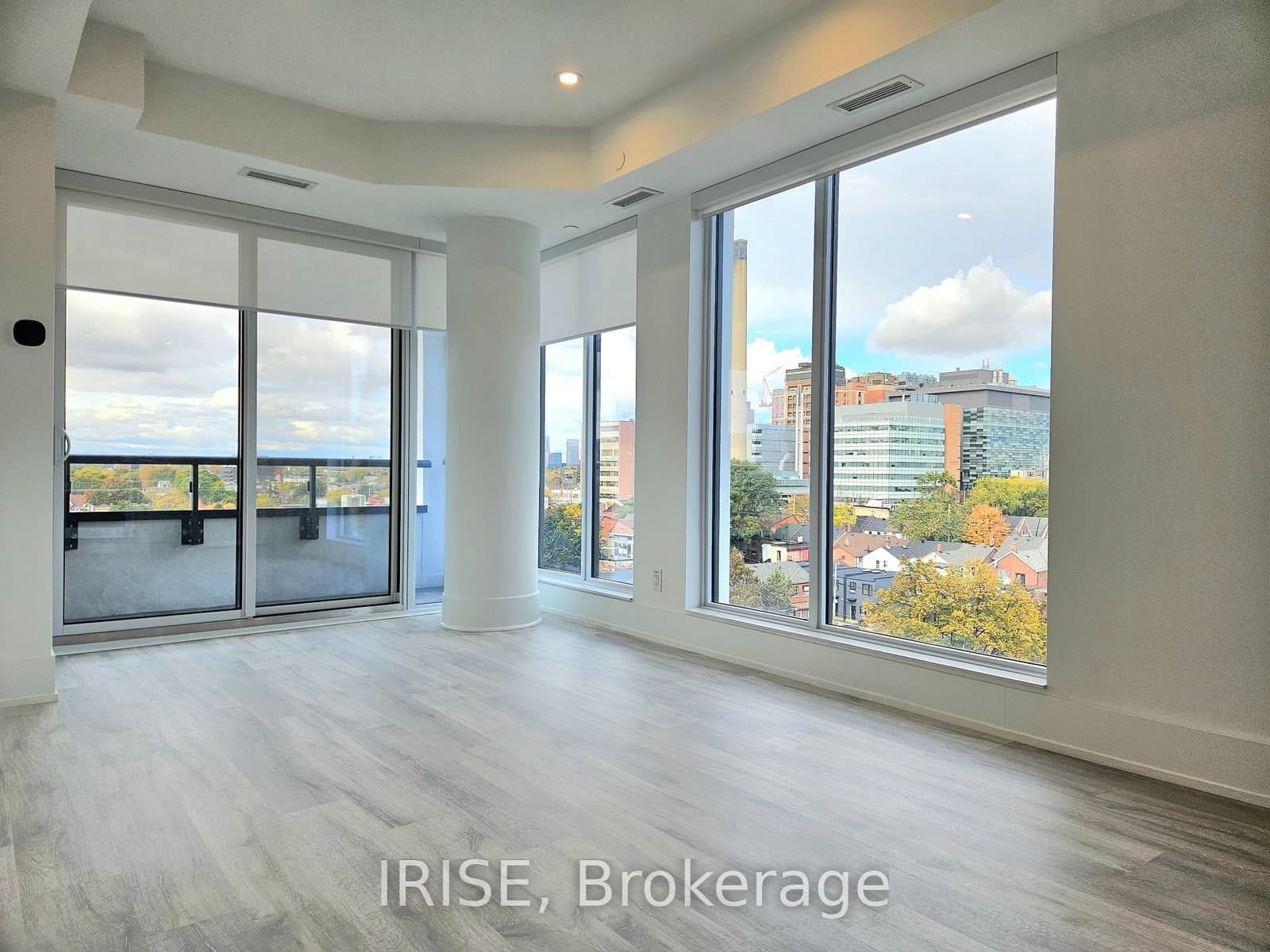 115 Denison Avenue, Unit 812