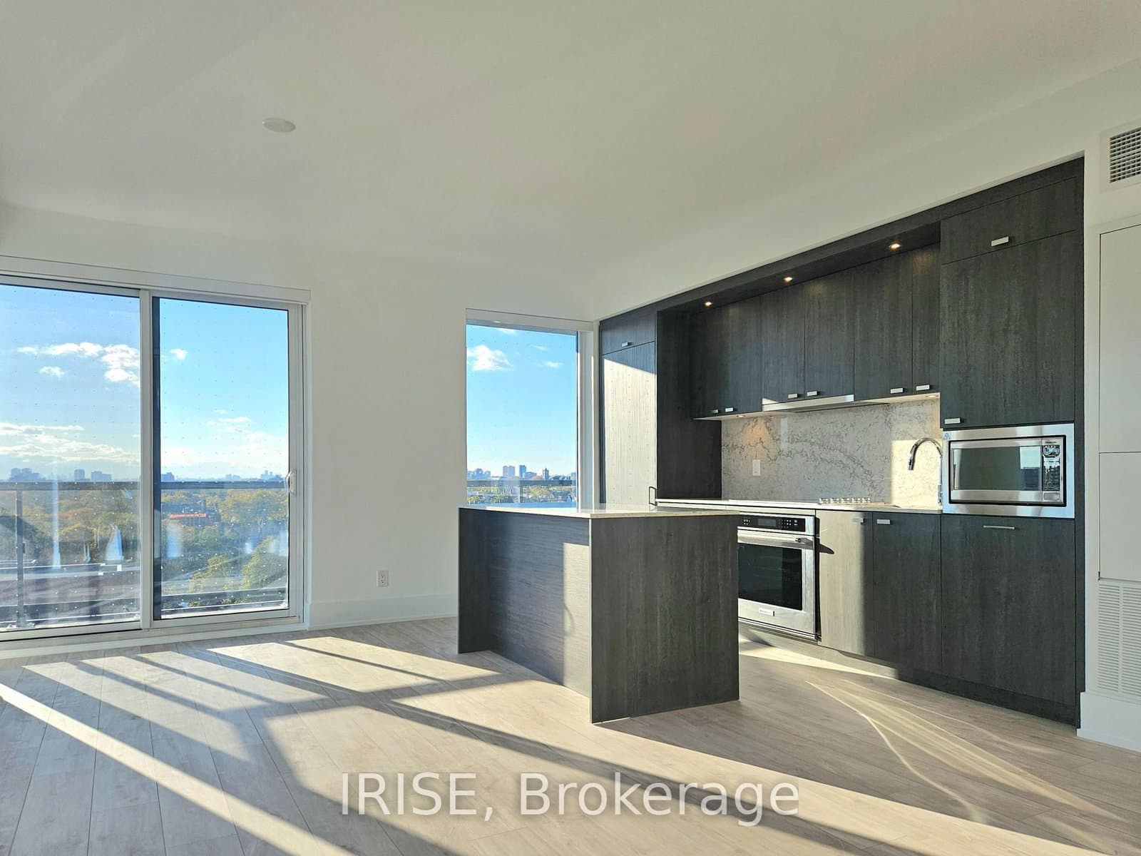 115 Denison Avenue, Unit 905