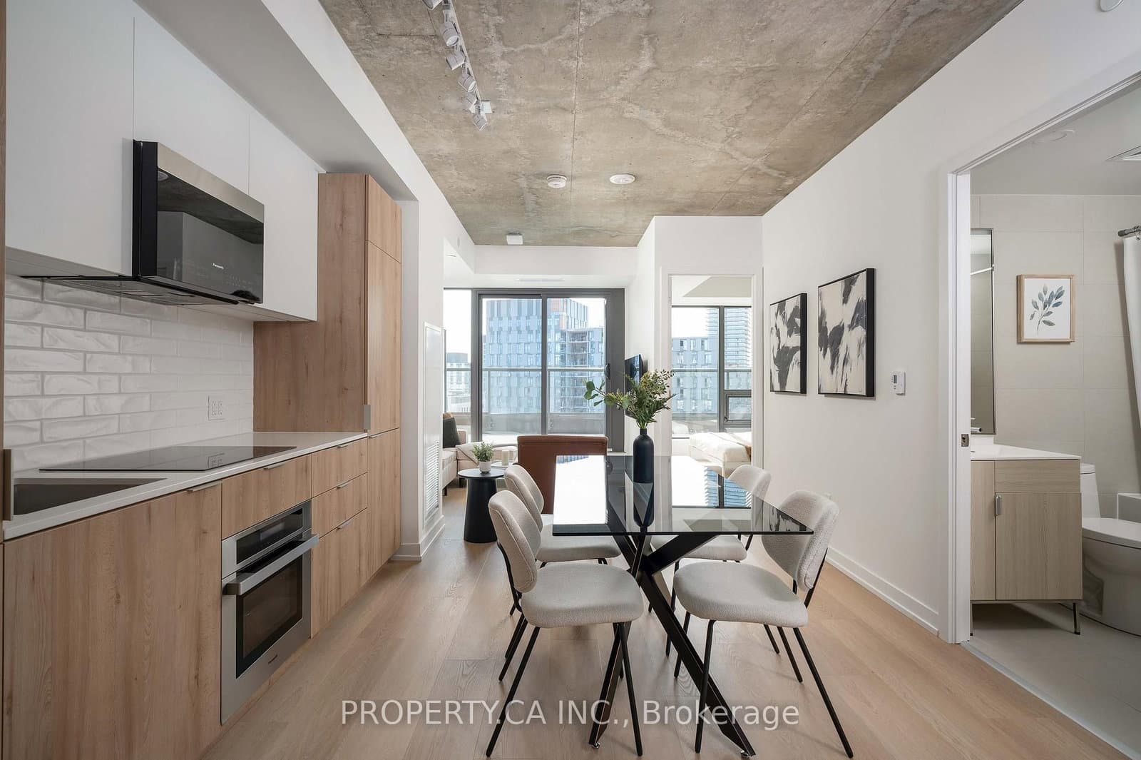 28 Eastern Avenue, Unit 819