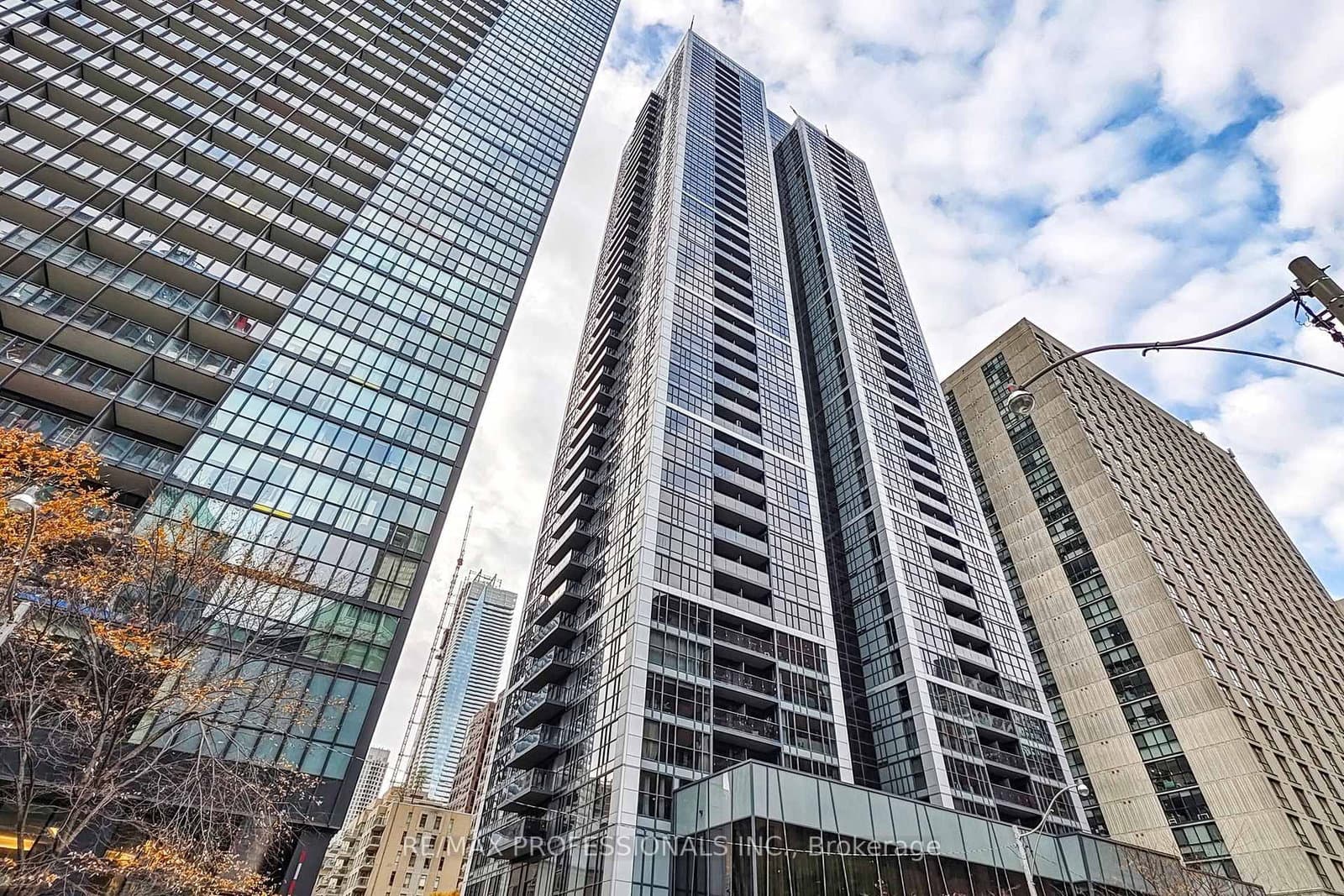 28 Ted Rogers Way, Unit 2706