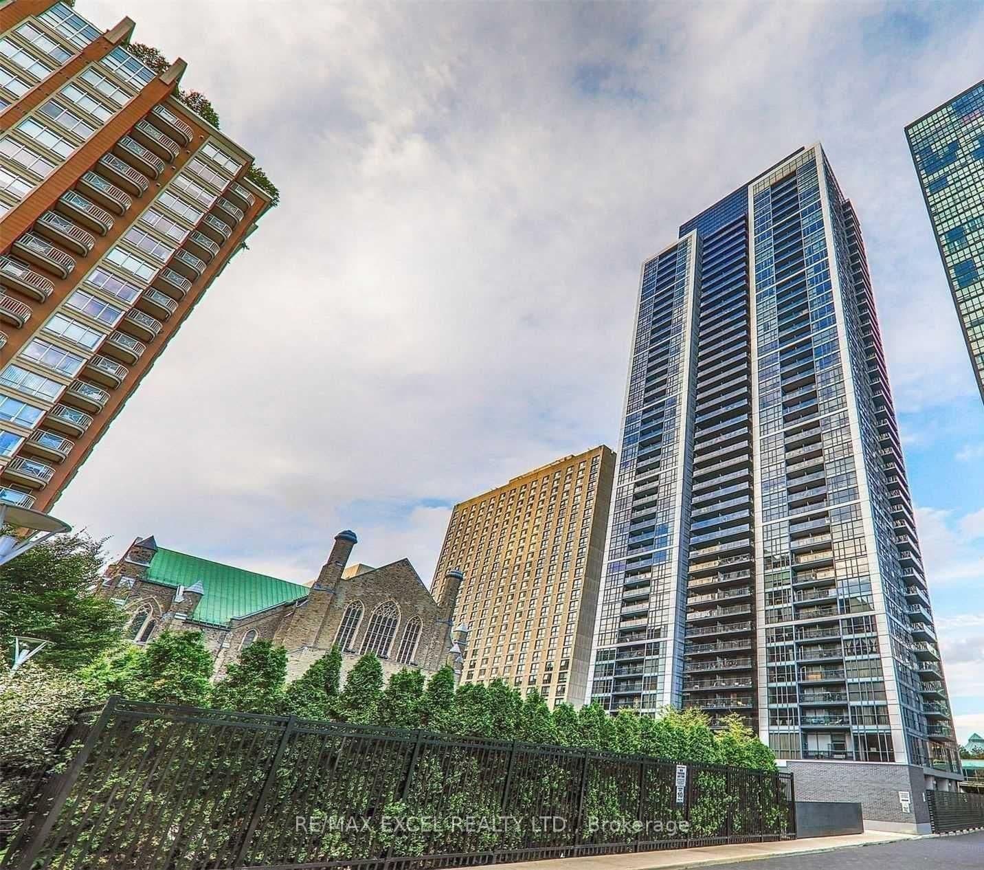 28 Ted Rogers Way, Unit 4201