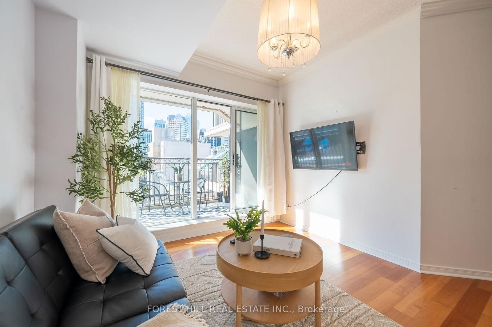 #701 - 115 Richmond Street E