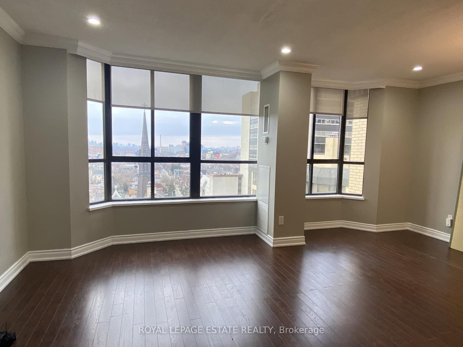 #Ph3 - 280 Simcoe Street