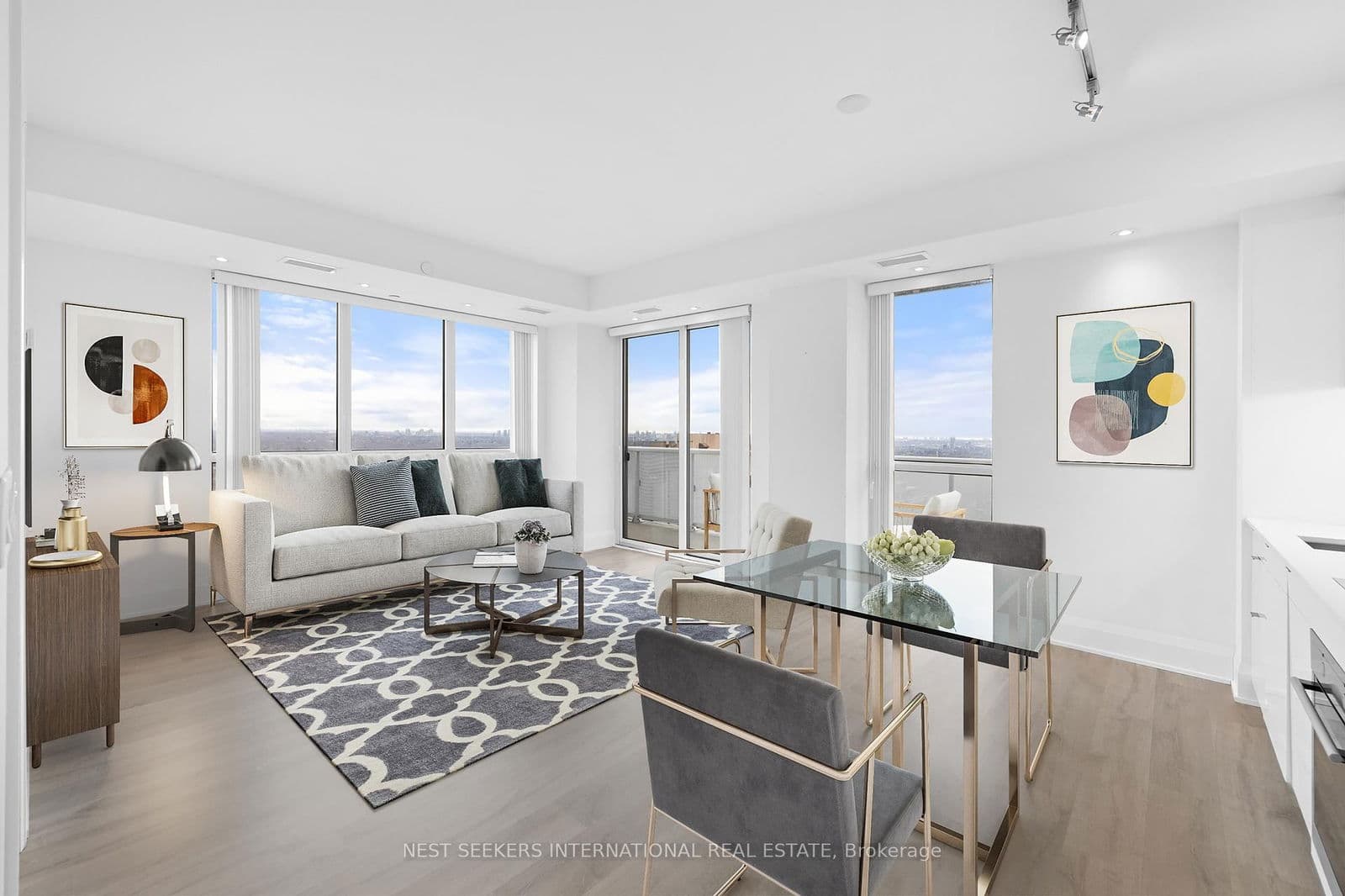 101 Erskine Avenue, Unit 2802