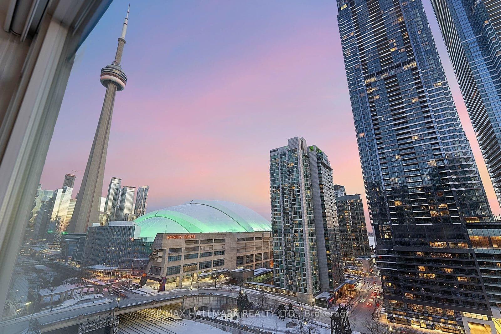 #1810 - 381 Front Street W