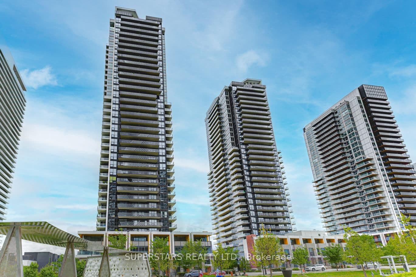 95 McMahon Drive, Unit 4108