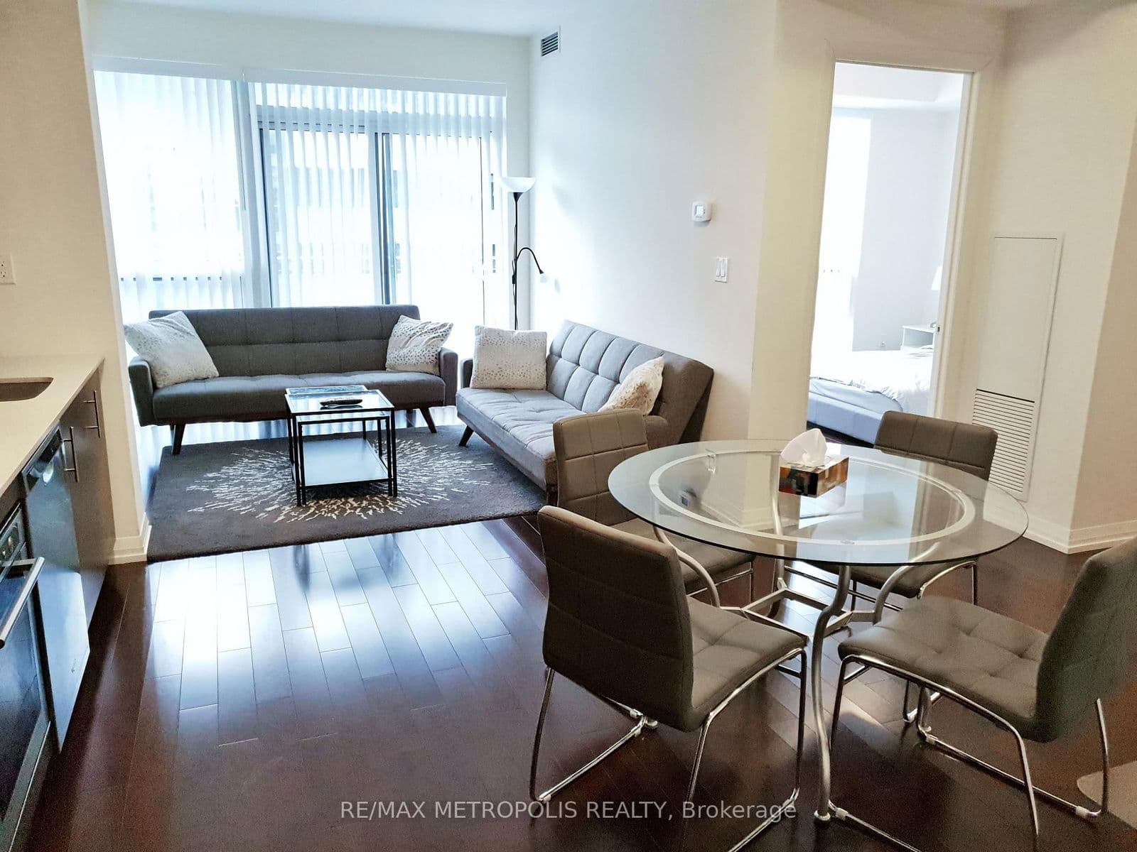 #2117 - 460 Adelaide Street E