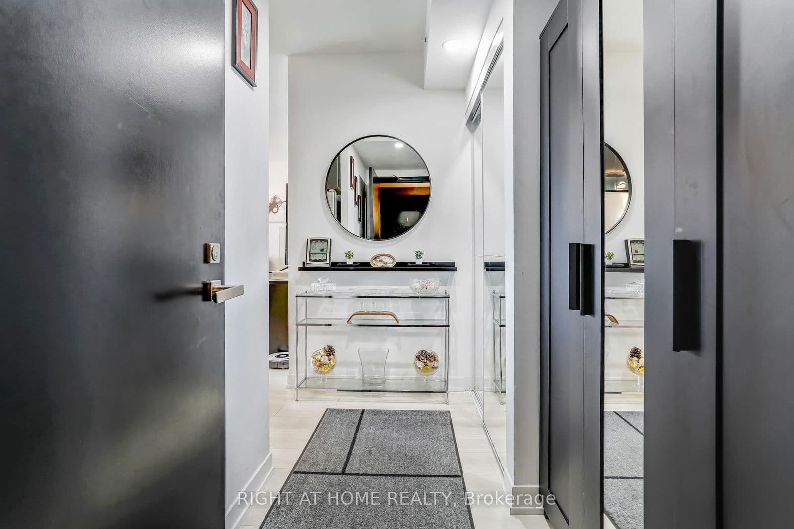 #402 - 31 Tippett Road