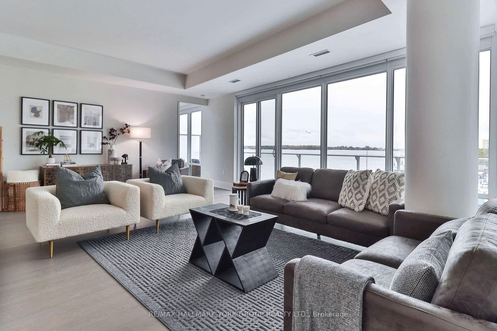 #505 - 29 Queens Quay E